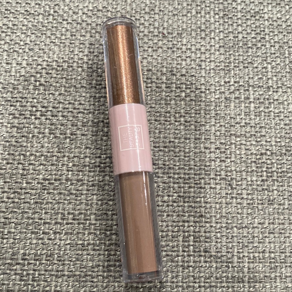 The beauty crop liquid eye shadow duo